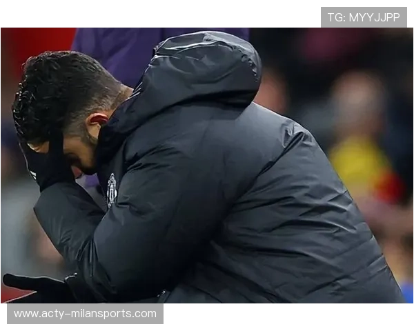 曼联中路被连续冲击，约罗站位问题暴露：从战术洞察到系统化提升