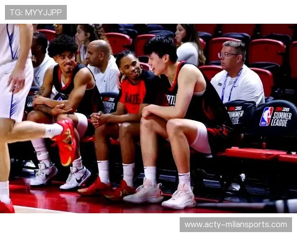 杨瀚森与灰熊较量，展示坚韧不拔的进攻与防守能力